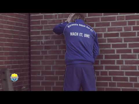 Wem schüttelt sich auch immer ein ab? #Wochenende #Bier #Fussball