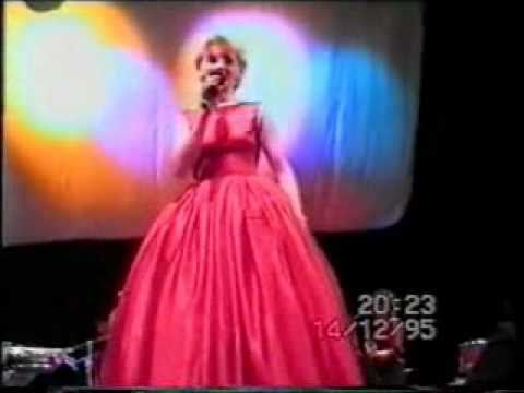 IVETA BARTOŠOVÁ-KŘÍŽ Z KAKTUSŮ (LIVE)