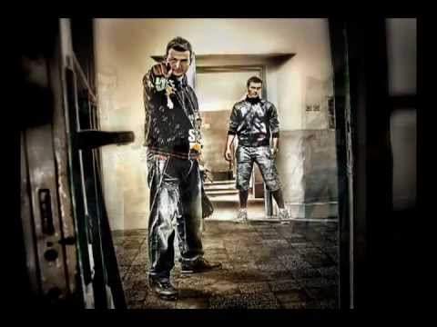 Dario ft  Katja & Lela   Bicu tu  LYRICS