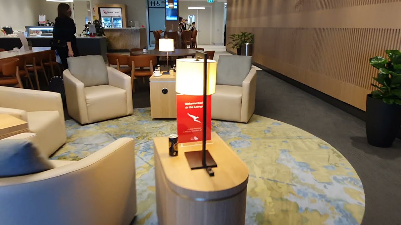 Qantas Airways International Business Lounge