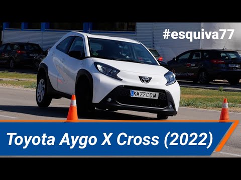 Toyota Aygo X Cross 2022 – Maniobra de esquiva (moose test) y eslalon | km77.com