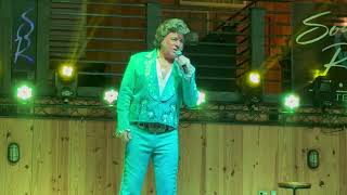 She’s Got a Single Thing in Mind - David Lee as Conway Twitty