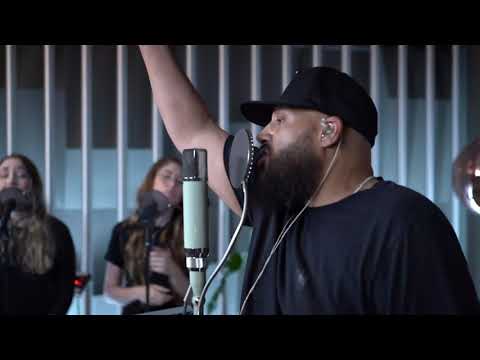 Moses Pelham - INSIGNIA (LIVE IN DEN CIRCLE STUDIOS BERLIN) (Official 3pTV)