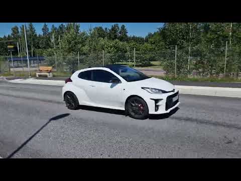GR Yaris -22 - Akrapovic Drive-by