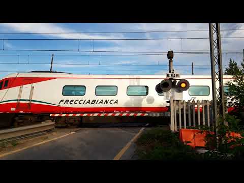 Passaggio a livello Castelletto Po (I)//Railroad crossing//Bahnübergang