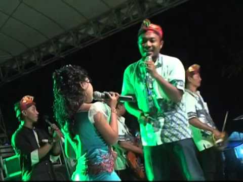 download lagu mp3 mp4 Lagu Dangdut Tasya Rosmala Jangan Tinggalkan Aku, download lagu Lagu Dangdut Tasya Rosmala Jangan Tinggalkan Aku gratis, unduh video klip Lagu Dangdut Tasya Rosmala Jangan Tinggalkan Aku