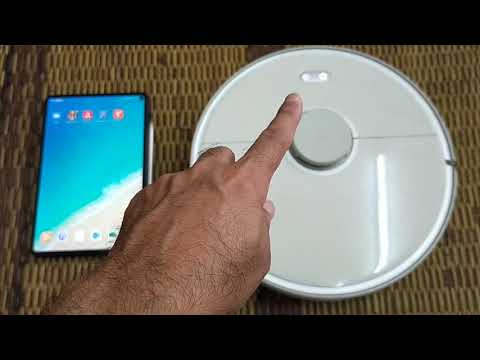 Roborock S5 Max robot vacuum connecting to mobile app