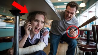 Download lagu 'Beni Gelip Alır mısın?' Eski Sevgilisi Kolunu Kıran Garson, Çaresizce Mafya Babasını Aradı! mp3