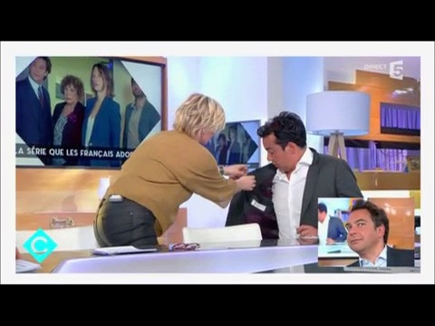 Le débrief du 1er tour, par Matthieu Noel - C à vous - 24/04/2017