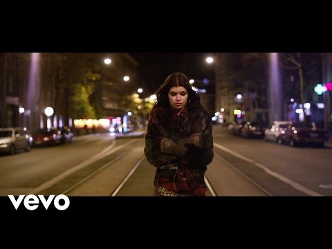 Vilma Alina - Hullut asuu Kallios