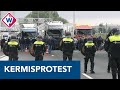 ME en kermisexploitanten tegenover elkaar op A12 - OMROEP WEST