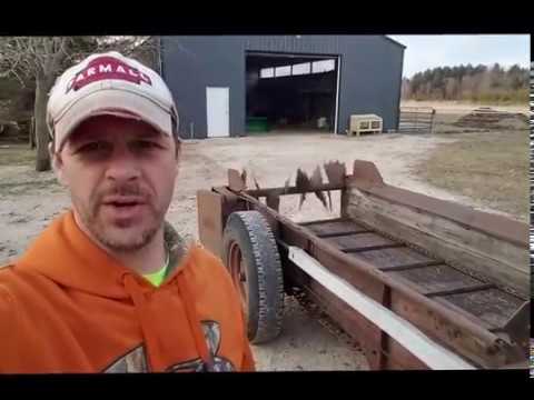 New Idea 208 Manure Spreader