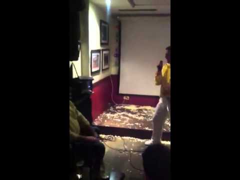 Martin bonner as Freddie mercury