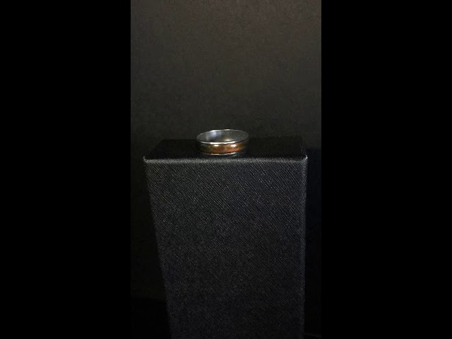 Vídeo relacionado con Oneress Anillo de estado de ánimo unisex negro, elegante banda de acero inoxidable para aniversario de bodas, anillo mágico que cambia de temperatura para uso diario Y1854 Blanco 8