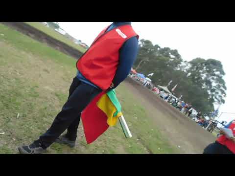 DSCN1837 la 95.1 local en quebracho y SALATI antes de largar y GANAR