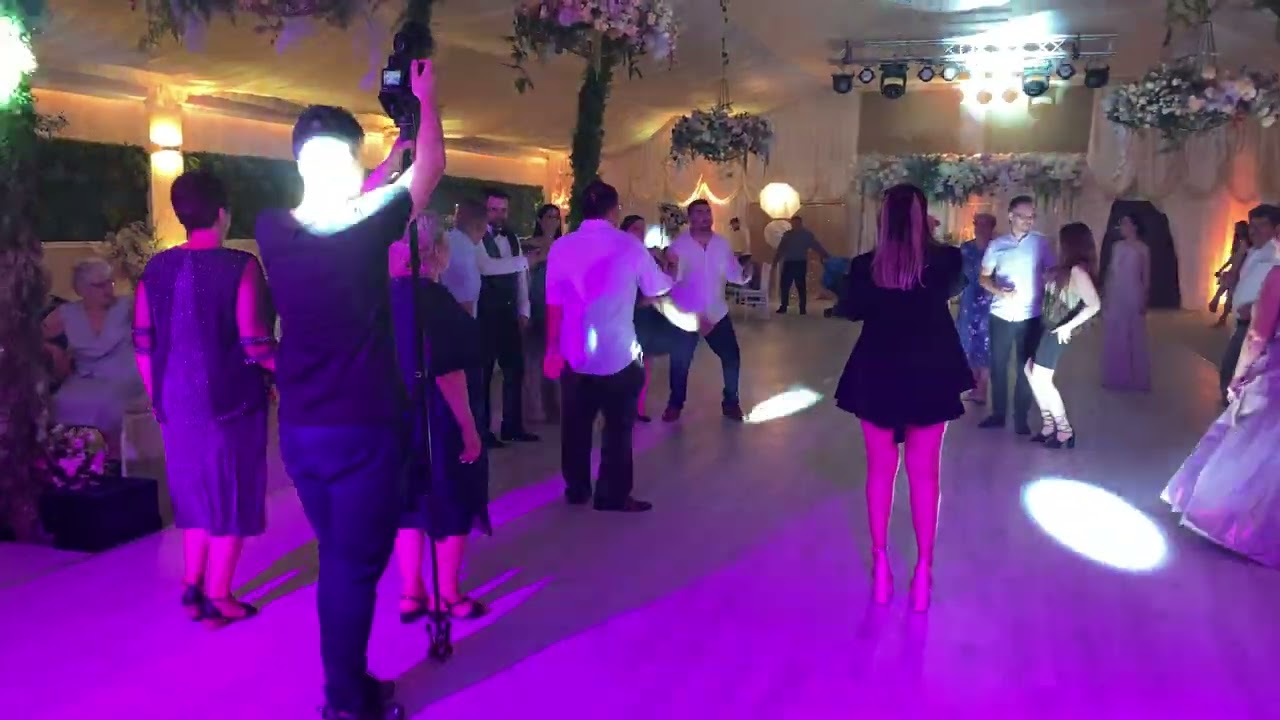 Roberta & Vintage Orchestra - Ce-o să iasă