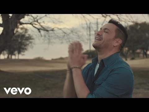 Víctor Manuelle - Agua Bendita (Official Video)