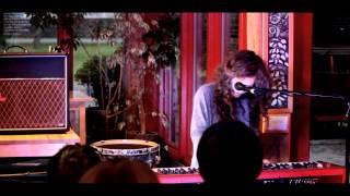 Rae Morris - Walls (Live @ Stornoway Woodlands)