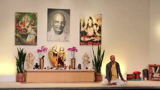 Yogastunde "Yogatherapie für Lebenslust und Freude" mit Ravi - Yoga Vidya Live, 