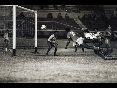 Emelec 2 x 1 Deportivo Quito - (Resumen del partido 25 Abril 1982)
