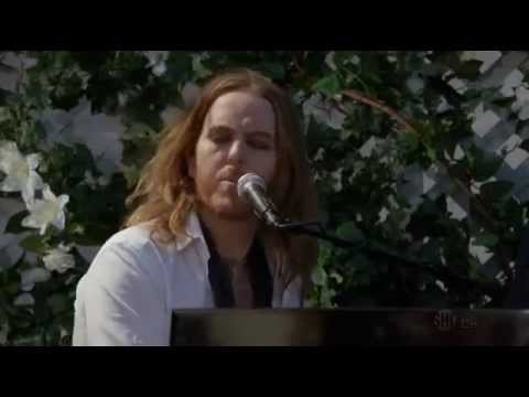 Atticus Fetch - Shine A Light On You. Californication season 6 episode 3 Dead Rockstars