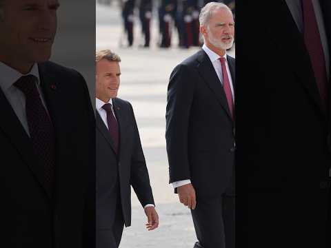Los Reyes y Pedro Sánchez reciben al presidente francés, Emmanuel Macron #shorts