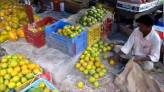 preview picture of video 'Mumbai market'