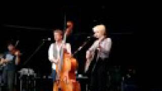 Laura Marling :  Blackberry Stone &amp; Cross Your Fingers live : Field Day 2008