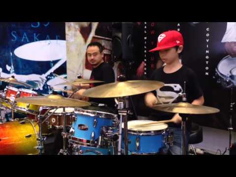 Rayner drumming : SMEX 2014 : SAKAE booth