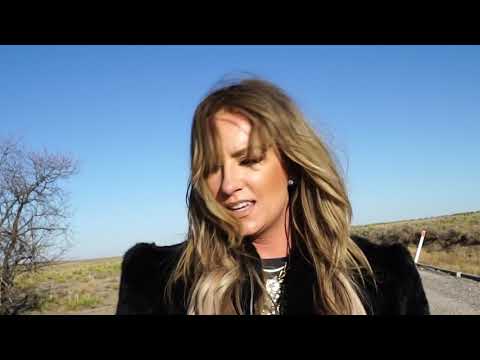 Clare Dunn - Unread (Official Music Video)