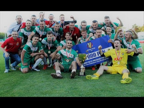 Finał Pomorskiego Pucharu Polski - decydujący karny oraz radość zwycięzców