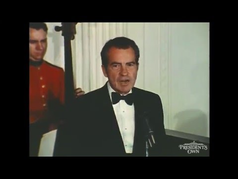 President Richard Nixon introduces Frank Sinatra and 