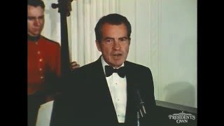 President Richard Nixon introduces Frank Sinatra and 