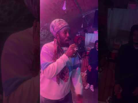 @mysdiggi & @RaggoZuluRebel in the cypher live from #Marocafella HQ Westbourne Park