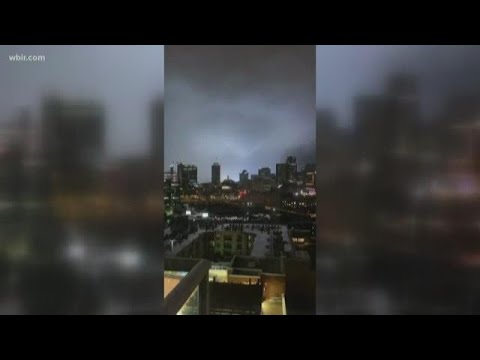 テネシー州中部で竜巻が発生し、少なくとも22人が死亡した。 (At least 22 dead after tornados in Middle Tennessee)