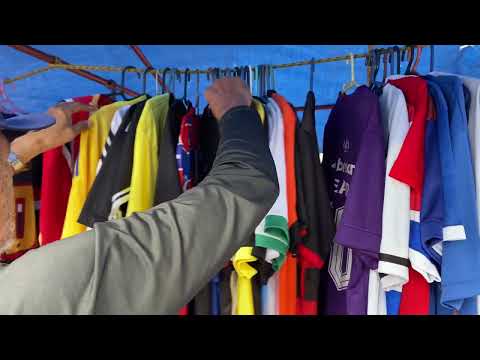 Feira das roupas em Tianguá-CE  