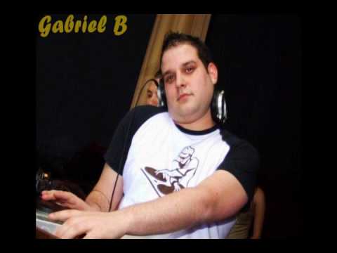 Menini & Viani vs. Porno - Music revolution (DJ Wallas & Gabriel B & Ryan mash up)