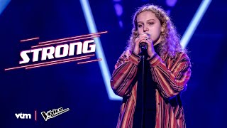 Yente - &#39;Strong&#39; | The Blind Auditions | The Voice van Vlaanderen | VTM