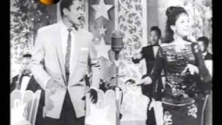 Download lagu Ingin Bahagia - Aziz Jaafar & Saloma mp3 Download lagu Ingin Bahagia - Aziz Jaafar & Saloma mp3