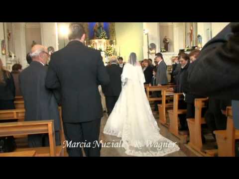 Entrata degli sposi www.ladanzadegliarchi.it