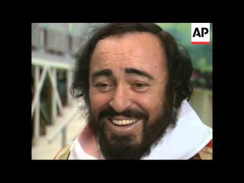 Wife of Pavarotti in lawsuit against friends