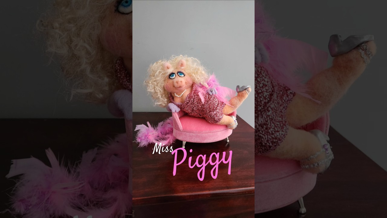 Needlefelted Miss Piggy #muppets