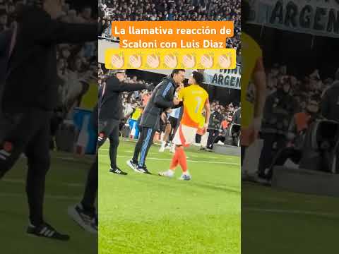 Scaloni le habla a Luis Diaz #argentina #colombia