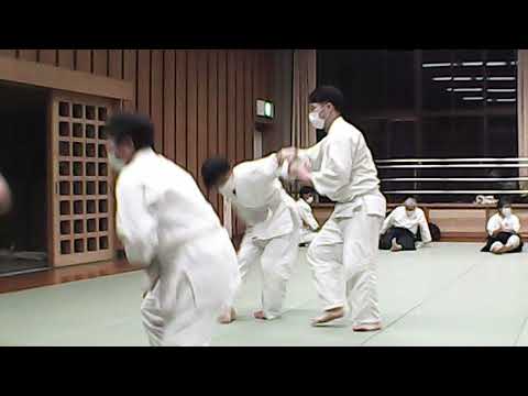 合気道鉄石会　両手取り　呼吸投げ