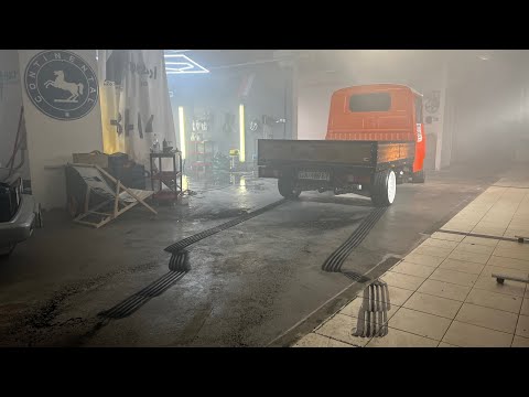 Żuk z silnikiem V8 w HumZo Gdynia - Burn Out Crazy People Klasyk