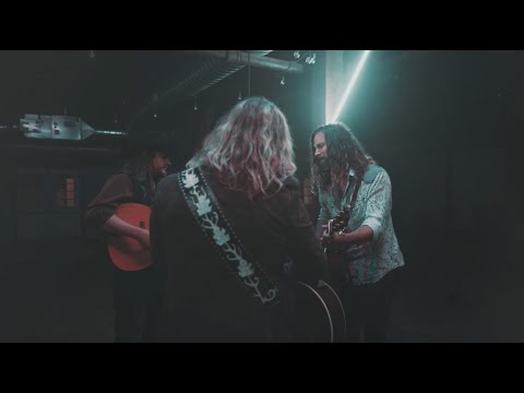 Texas Hill - Love Me When I'm Leaving (Live Acoustic)