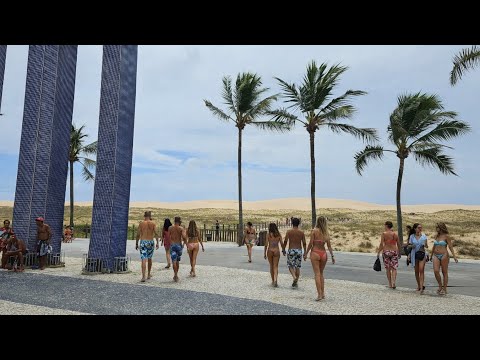 Atalaia Beach in Aracaju is far from the sea 😱? Busy in the summer.