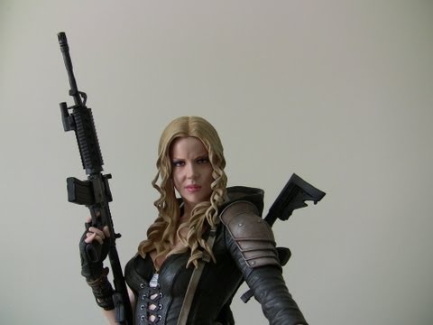 Sucker Punch Sweet Pea Statue by Gentle Giant