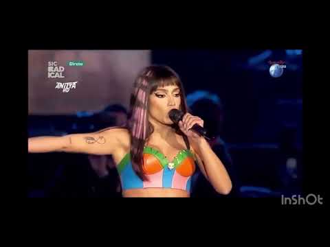 ANITTA SE EMOCIONA AO CANTAR FEAT COM MARÍLIA MENDONÇA