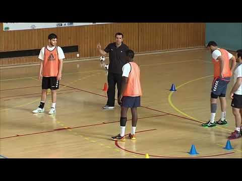 Construire une relation défensive a trois joueurs a partir des taches connues  en défense I handball